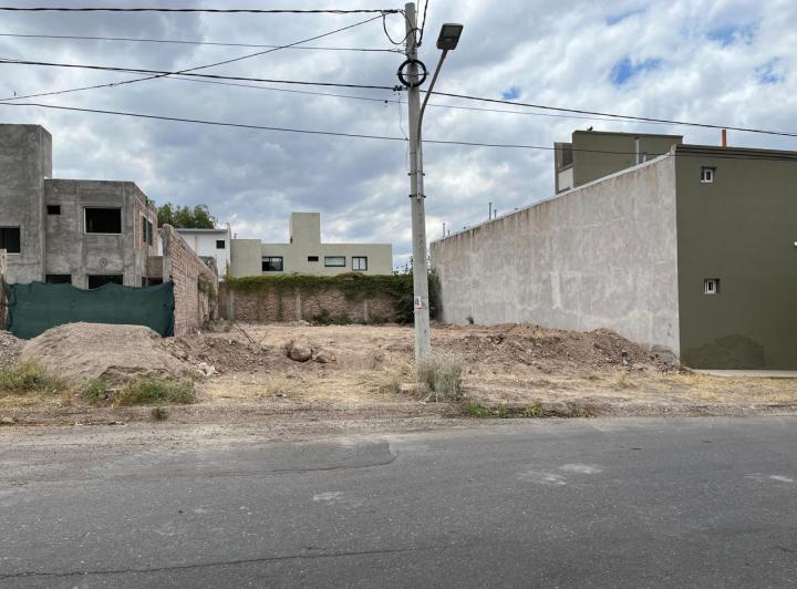 Terreno · 275m²