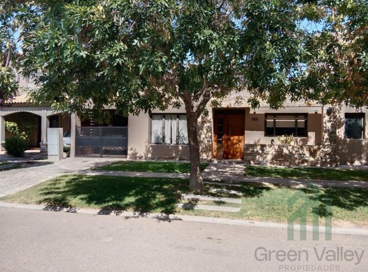Casa · 165m² · 5 Ambientes · 1 Cochera