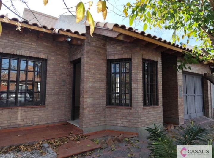 Casa · 117m² · 5 Ambientes · 2 Cocheras