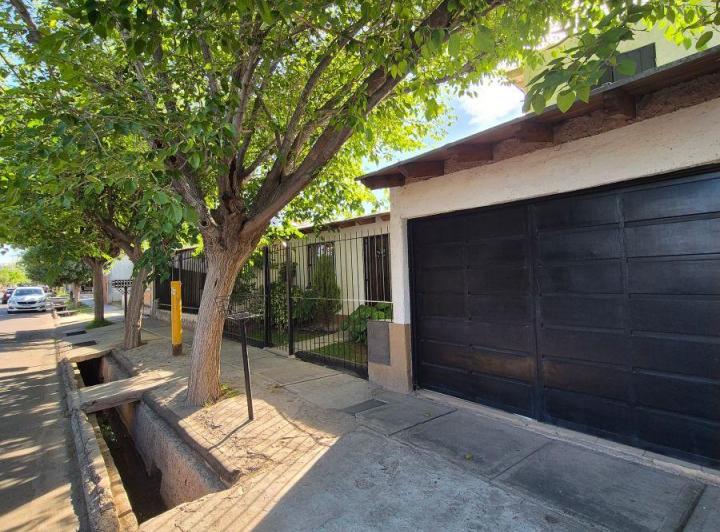 Casa · 109m² · 5 Ambientes · 1 Cochera