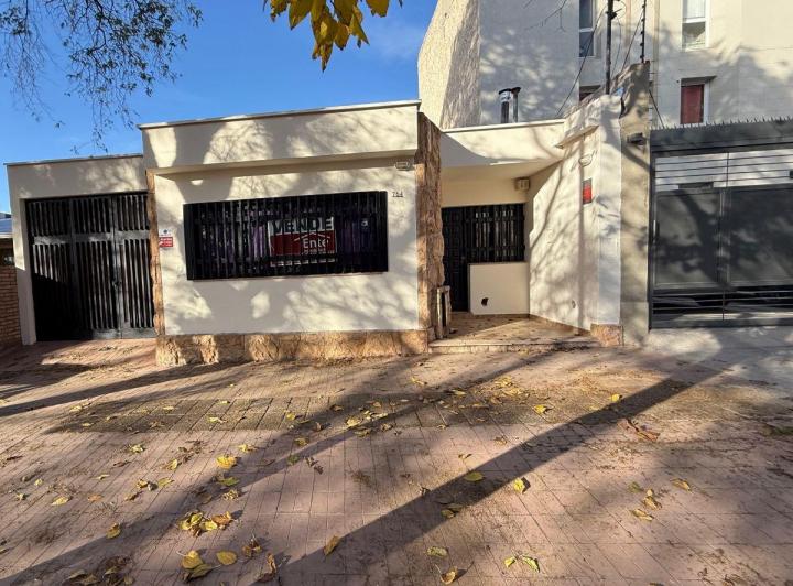 Casa · 150m² · 4 Ambientes · 1 Cochera