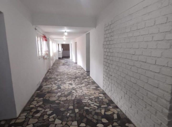 Casa · 222m² · 8 Ambientes · 1 Cochera