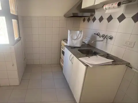 Departamento con balcon barrio lourdes rosario. ideal estudiante medicina unr