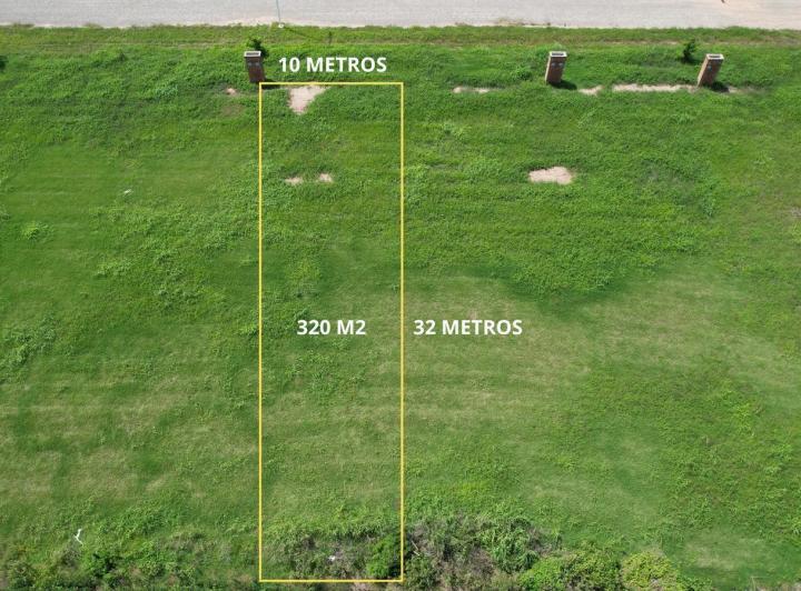 Terreno · 320m²
