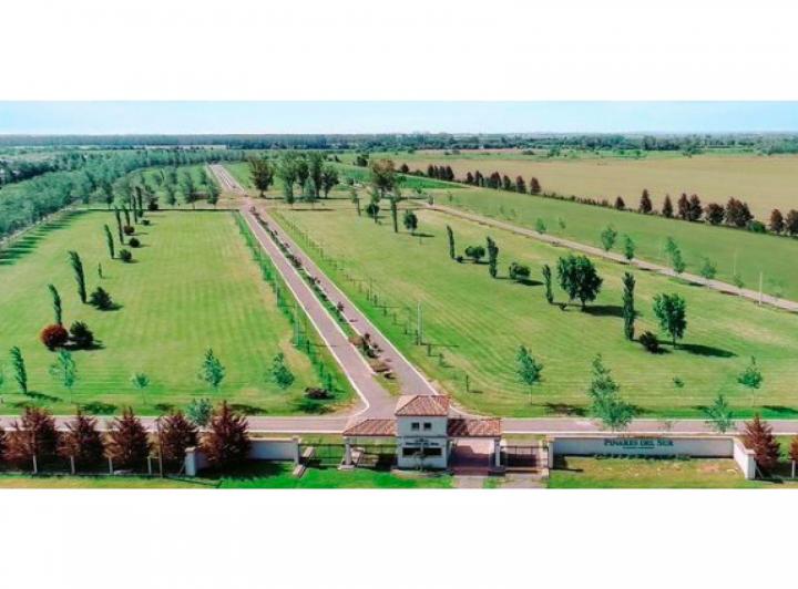 Terreno · 937m²