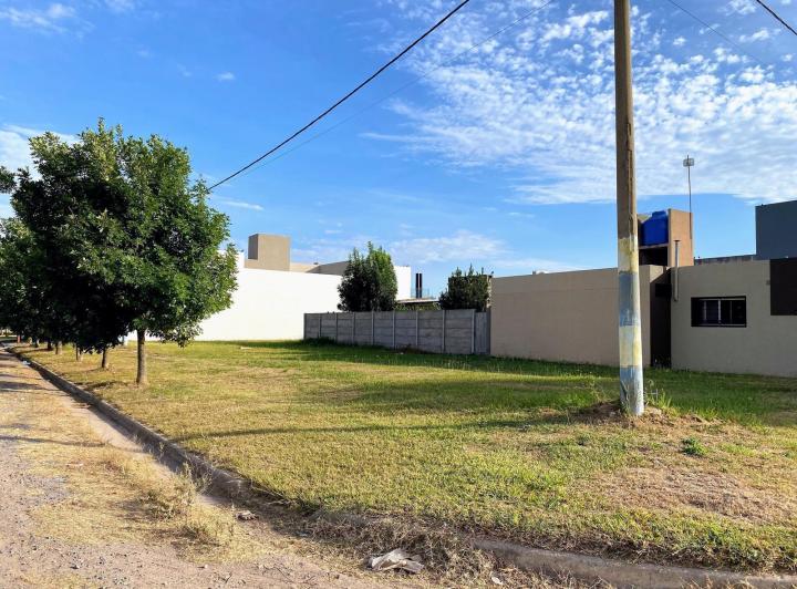 Terreno · 300m²
