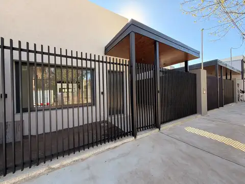 Venta / ph 2 dormitorios / cochera patio / rafaela