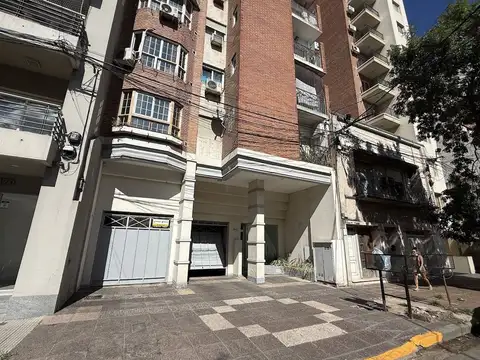 Cochera a 50mts de bv financiada