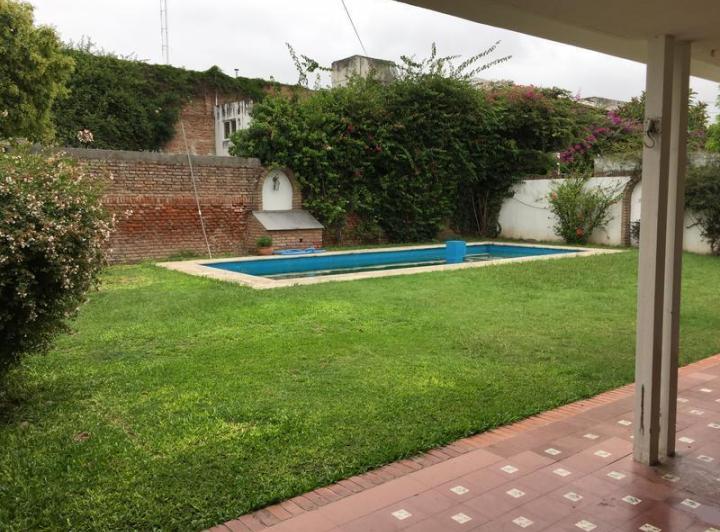 Casa · 220m² · 3 Ambientes · 2 Cocheras
