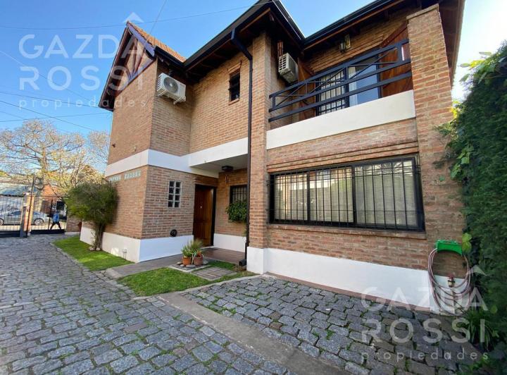 Casa · 93m² · 4 Ambientes · 1 Cochera
