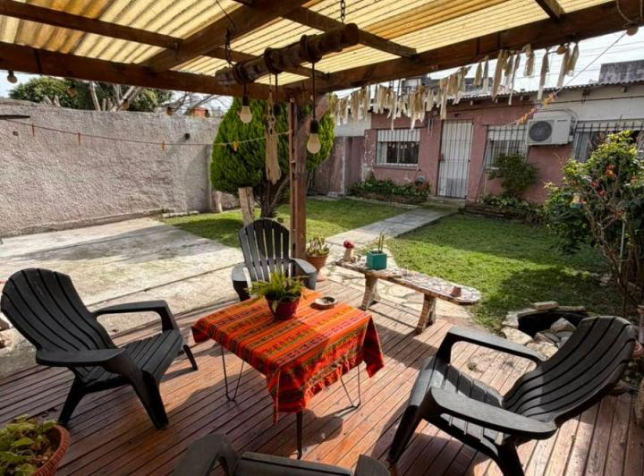 Casa · 83m² · 5 Ambientes · 2 Cocheras