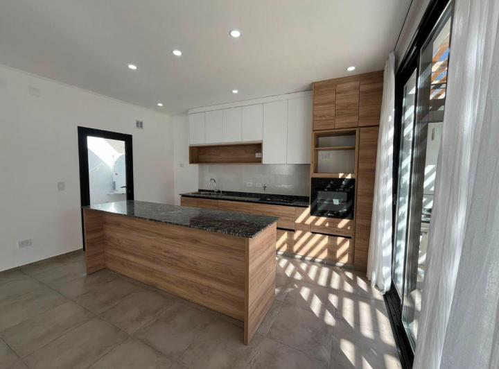 Casa · 90m² · 3 Ambientes · 1 Cochera