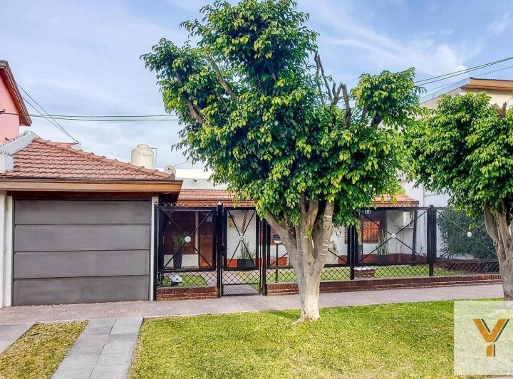 Casa · 180m² · 6 Ambientes