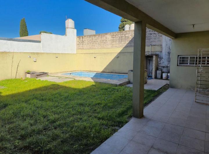 Casa · 159m² · 4 Ambientes · 1 Cochera