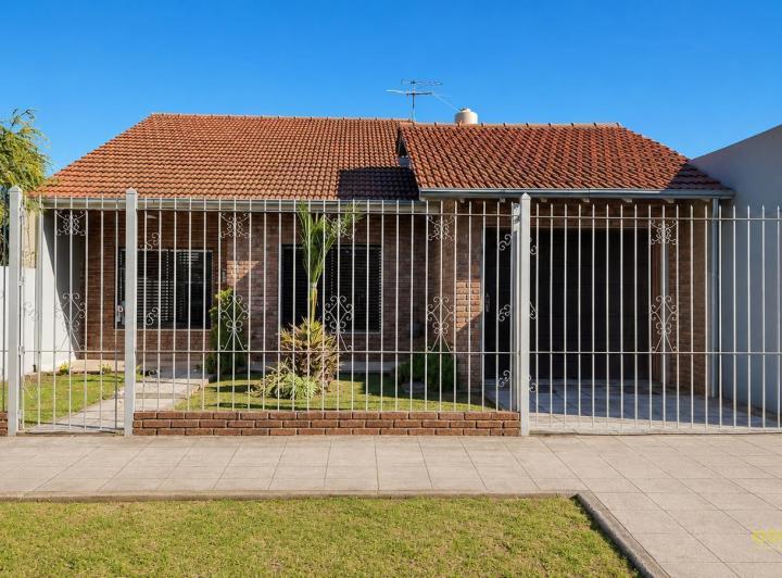 Casa · 166m² · 4 Ambientes · 1 Cochera
