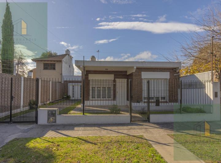 Casa · 175m² · 4 Ambientes · 4 Cocheras