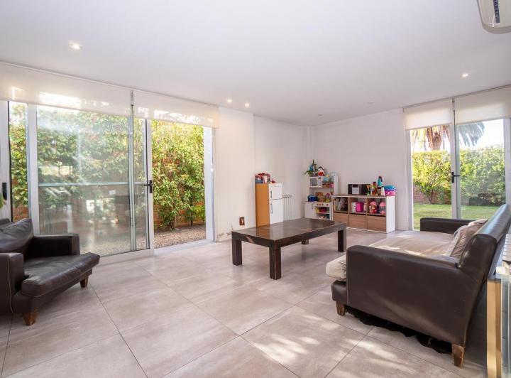 Casa · 130m² · 5 Ambientes · 2 Cocheras