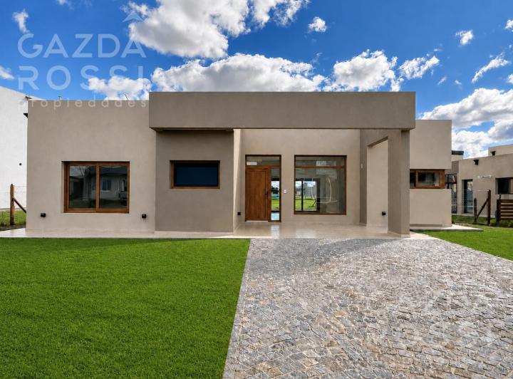 Casa · 150m² · 4 Ambientes · 4 Cocheras