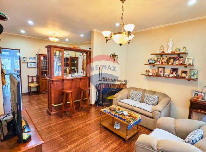 Casa · 150m² · 5 Ambientes · 1 Cochera