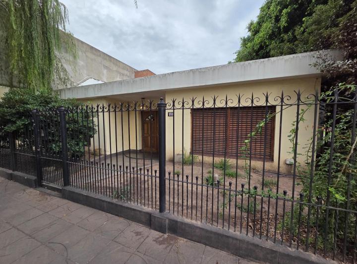 Casa · 155m² · 4 Ambientes · 3 Cocheras