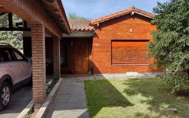 Casa · 186m² · 4 Ambientes · 2 Cocheras