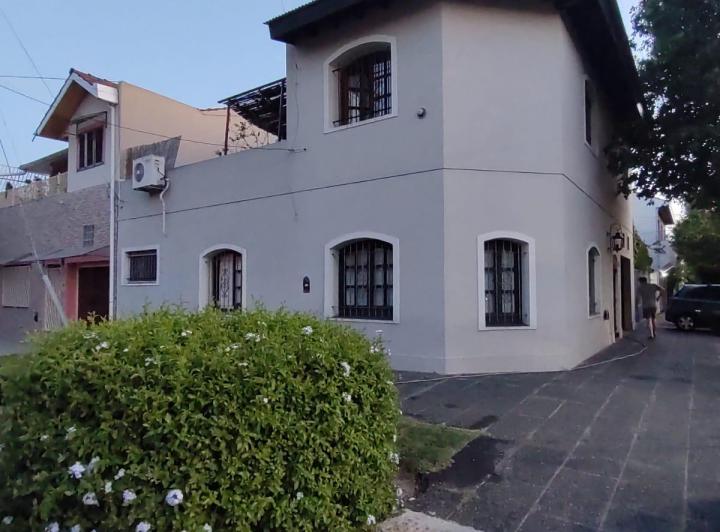 Casa · 183m² · 4 Ambientes · 1 Cochera