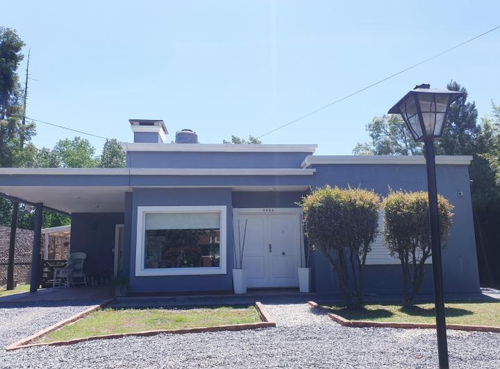 Casa · 180m² · 5 Ambientes · 2 Cocheras