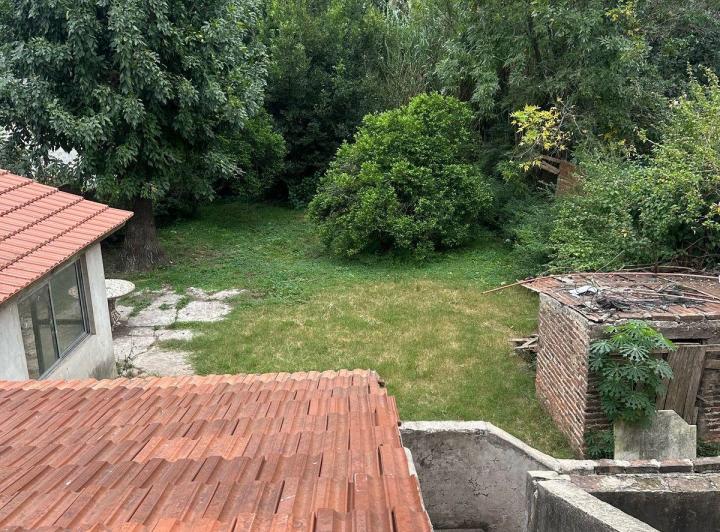 Casa · 200m² · 5 Ambientes · 2 Cocheras