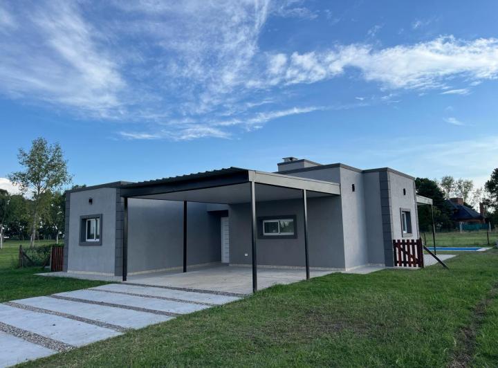 Casa · 100m² · 4 Ambientes · 1 Cochera