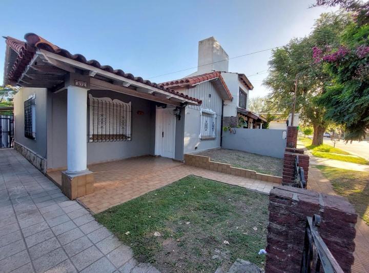 Casa · 200m² · 3 Ambientes · 3 Cocheras