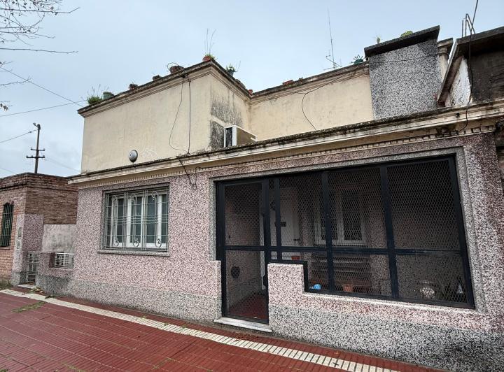 Casa · 140m² · 3 Ambientes · 1 Cochera