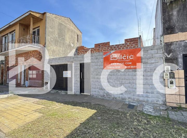 Casa · 70m² · 3 Ambientes · 1 Cochera