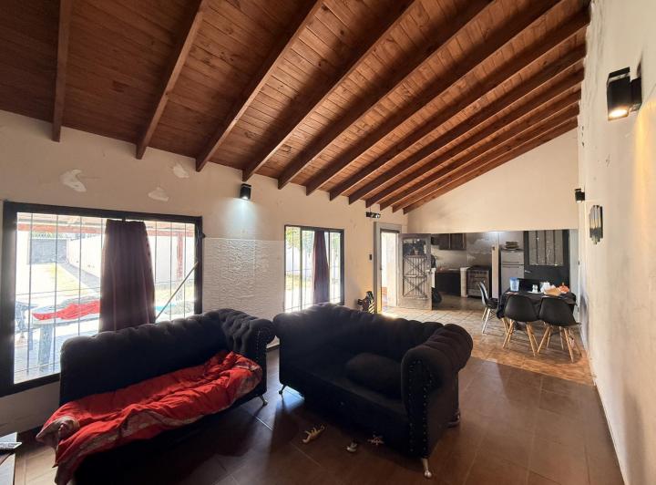 Casa · 80m² · 4 Ambientes · 1 Cochera