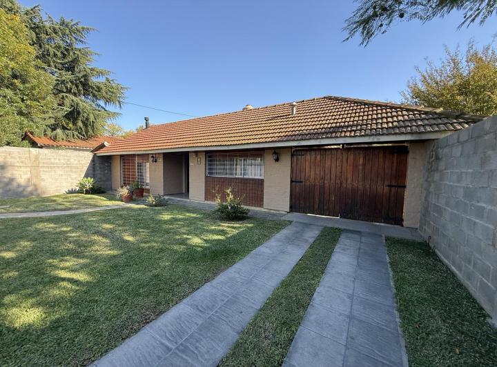 Casa · 175m² · 4 Ambientes · 2 Cocheras