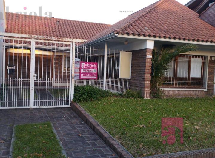 Casa · 170m² · 4 Ambientes · 2 Cocheras