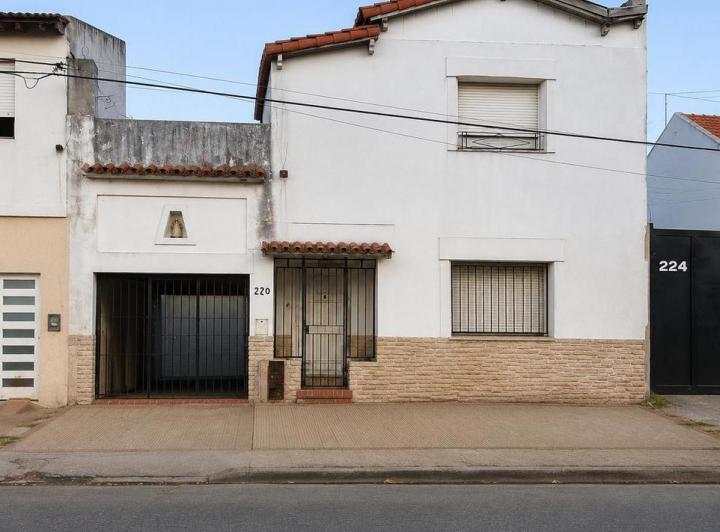 Casa · 359m² · 5 Ambientes · 1 Cochera