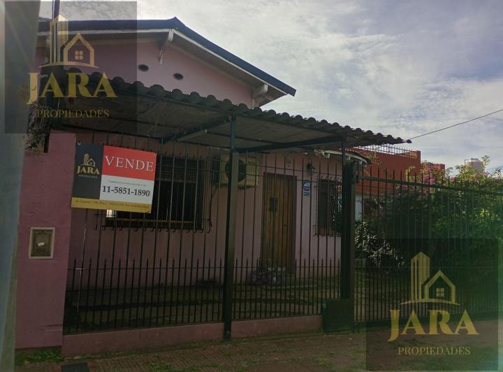 Casa · 225m² · 4 Ambientes · 1 Cochera