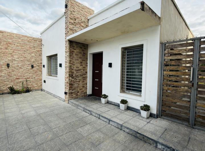 Casa · 81m² · 3 Ambientes · 1 Cochera