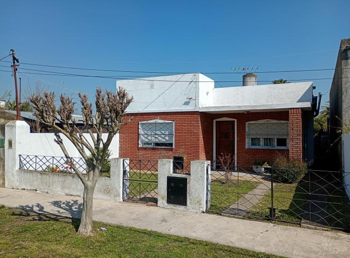 Casa · 70m² · 4 Ambientes · 1 Cochera