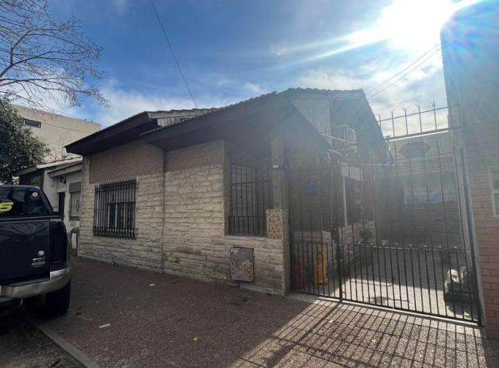 Casa · 93m² · 3 Ambientes · 1 Cochera