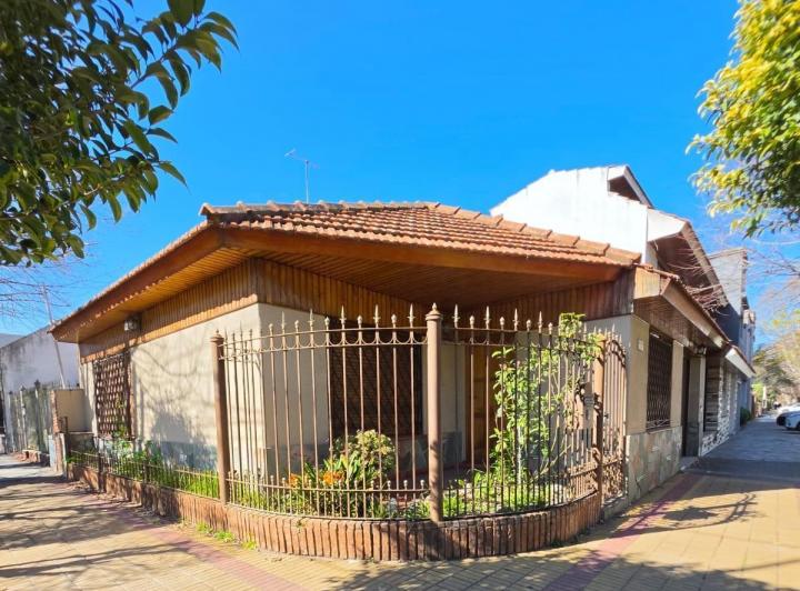 Casa · 104m² · 3 Ambientes · 1 Cochera