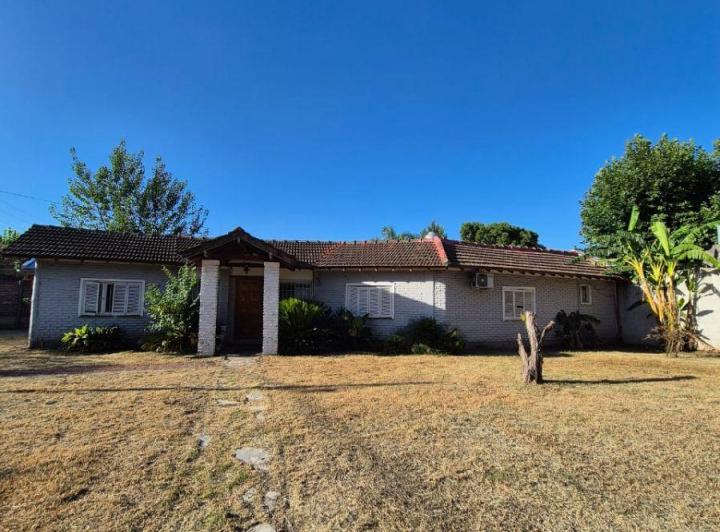 Casa · 120m² · 5 Ambientes · 4 Cocheras