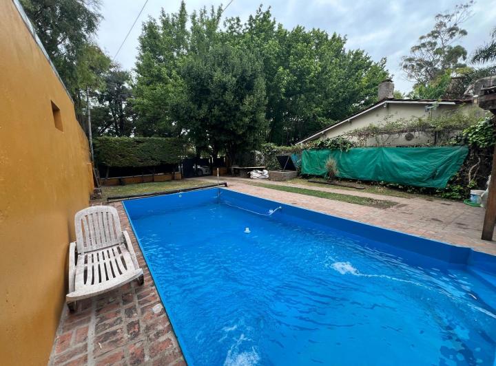 Casa · 102m² · 4 Ambientes · 3 Cocheras