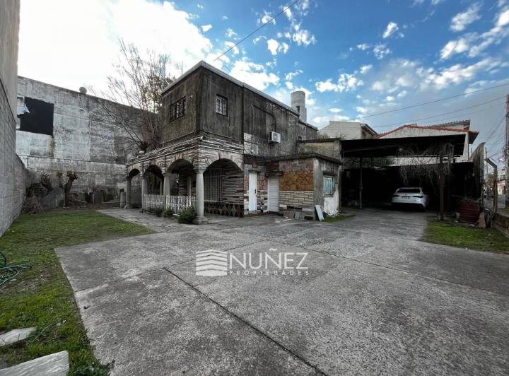 Casa · 210m² · 3 Ambientes · 1 Cochera