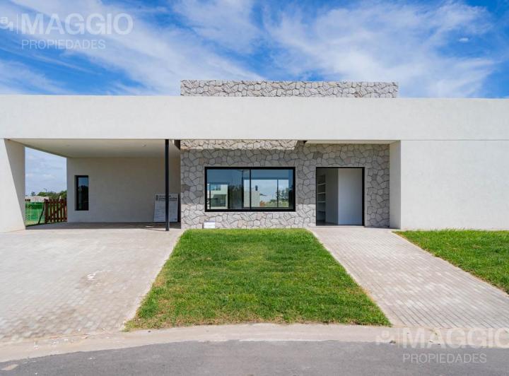Casa · 170m² · 4 Ambientes · 2 Cocheras