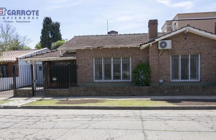 Casa · 207m² · 5 Ambientes · 1 Cochera