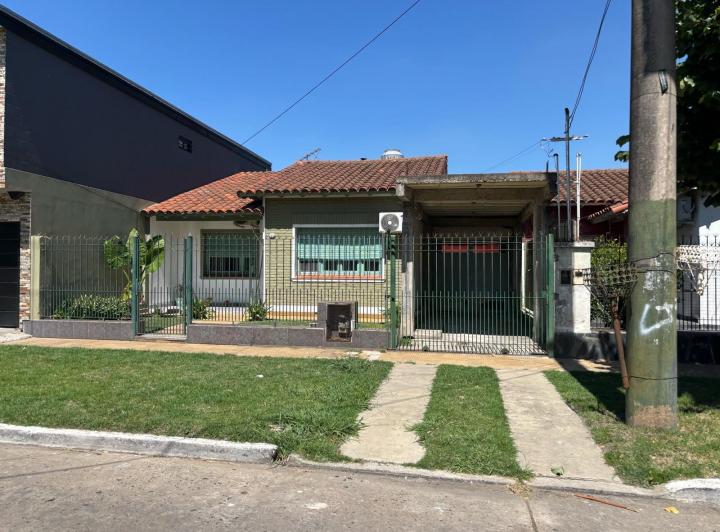 Casa · 140m² · 3 Ambientes · 1 Cochera