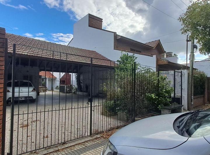 Casa · 337m² · 5 Ambientes · 1 Cochera