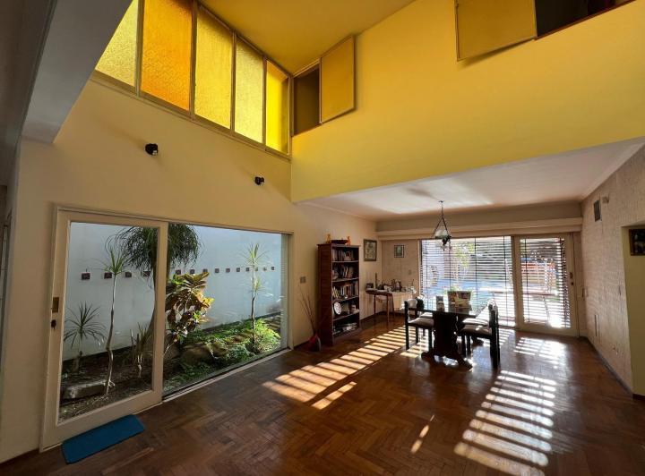 Casa · 300m²