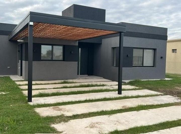 Casa · 152m² · 4 Ambientes · 2 Cocheras